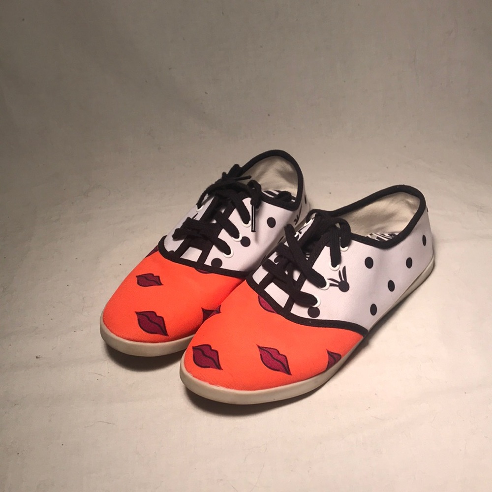 DV8 Dolce Vita Casual Athletic Shoe Orange / white